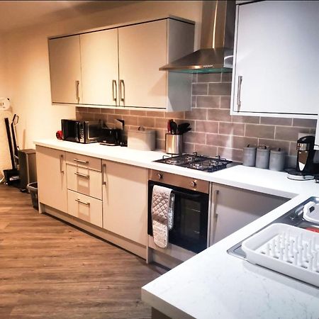 Rotherham - Rawmarsh - Great Customer Feedback - 2 Bed Bungalow - New Build - High End Furnishings - Wheel Chair Accessible - Large Enclosed Garden - Dog Friendly Buitenkant foto