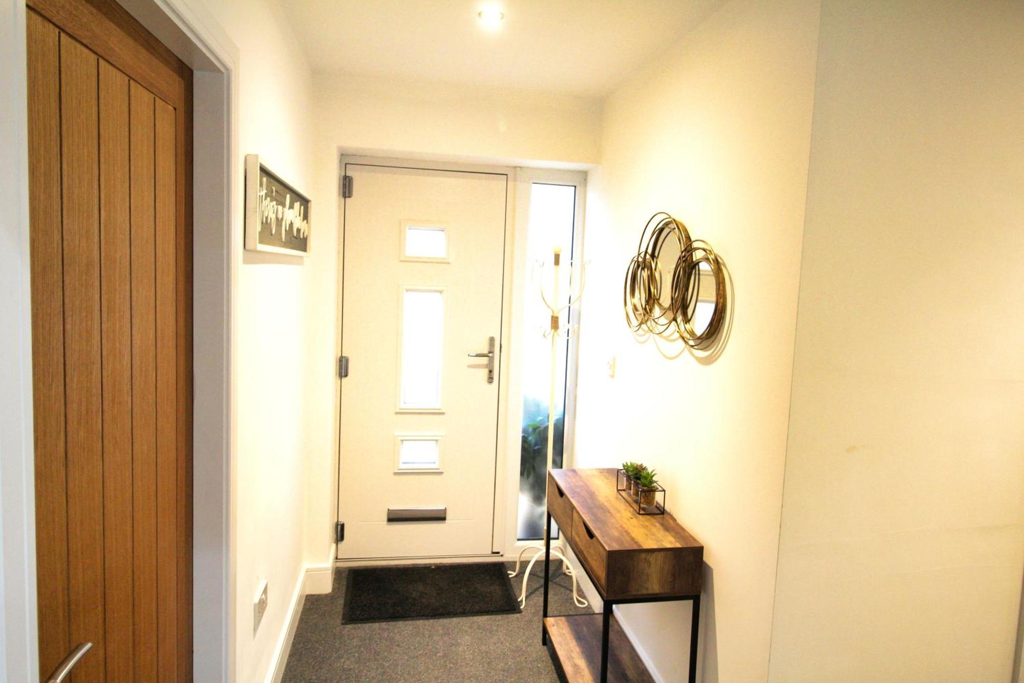 Rotherham - Rawmarsh - Great Customer Feedback - 2 Bed Bungalow - New Build - High End Furnishings - Wheel Chair Accessible - Large Enclosed Garden - Dog Friendly Buitenkant foto