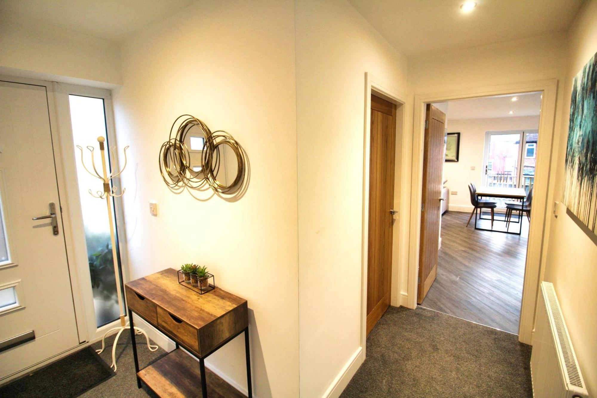 Rotherham - Rawmarsh - Great Customer Feedback - 2 Bed Bungalow - New Build - High End Furnishings - Wheel Chair Accessible - Large Enclosed Garden - Dog Friendly Buitenkant foto