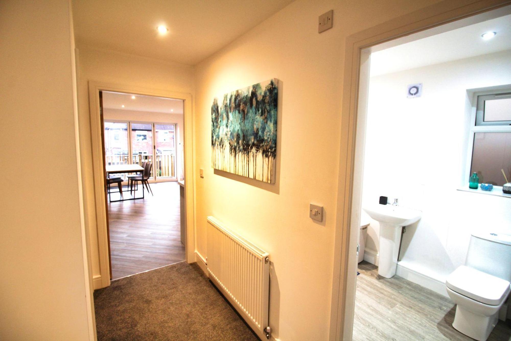 Rotherham - Rawmarsh - Great Customer Feedback - 2 Bed Bungalow - New Build - High End Furnishings - Wheel Chair Accessible - Large Enclosed Garden - Dog Friendly Buitenkant foto